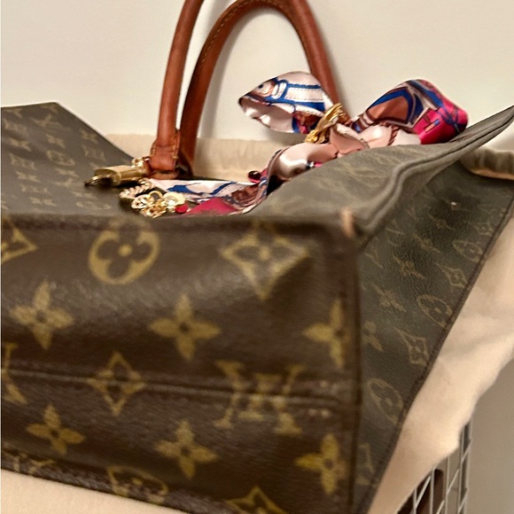 Louis Vuitton Sac Plat tote bag, a classic and versatile "flat bag" design. - Picture 5 of 16